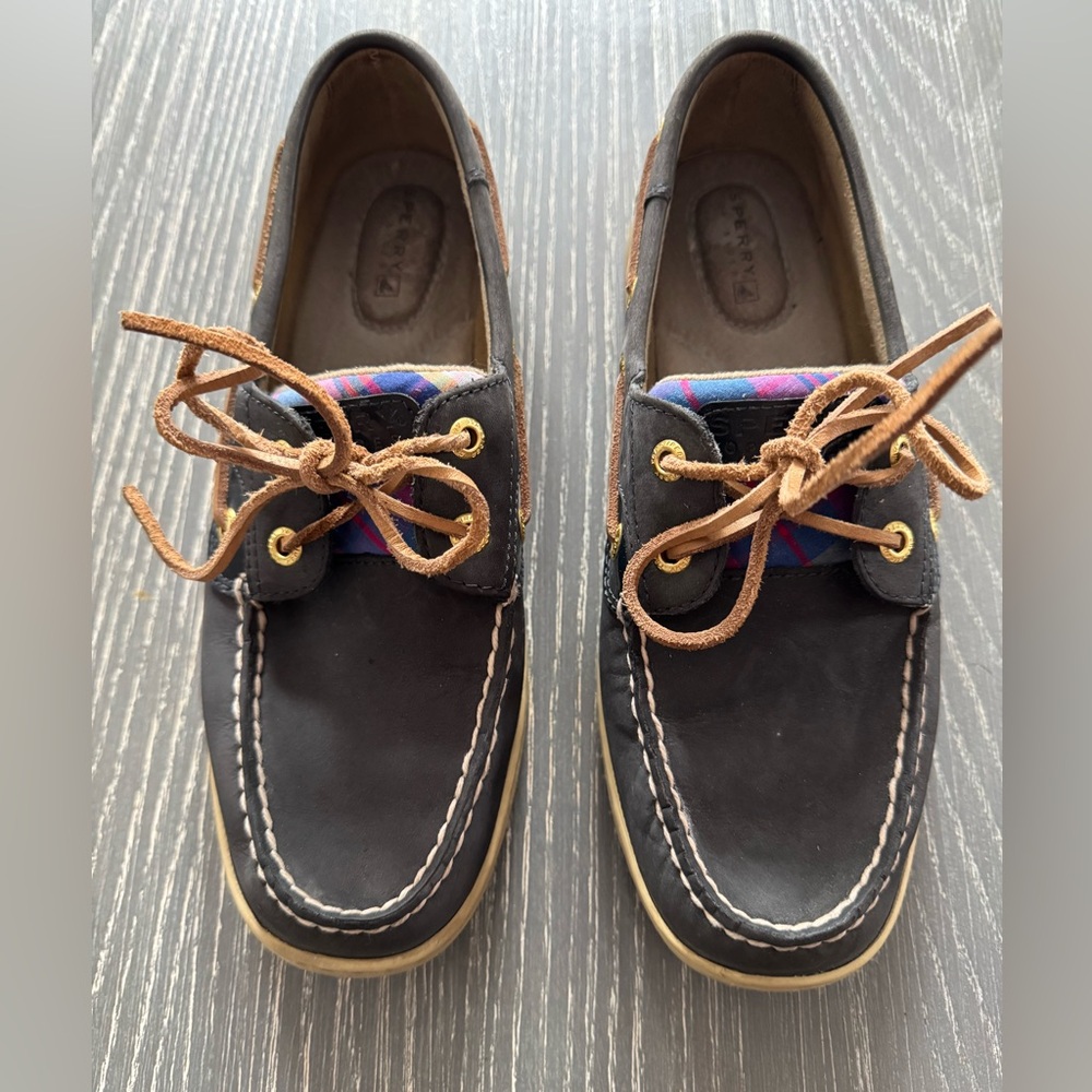 Sperry Top Slider Navy and Pink Plaid Boat Shoe. Size 8.